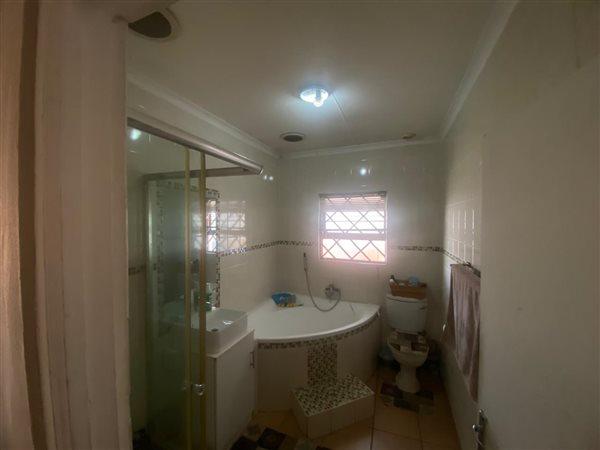 5 Bedroom Property for Sale in Rondevlei Park Western Cape